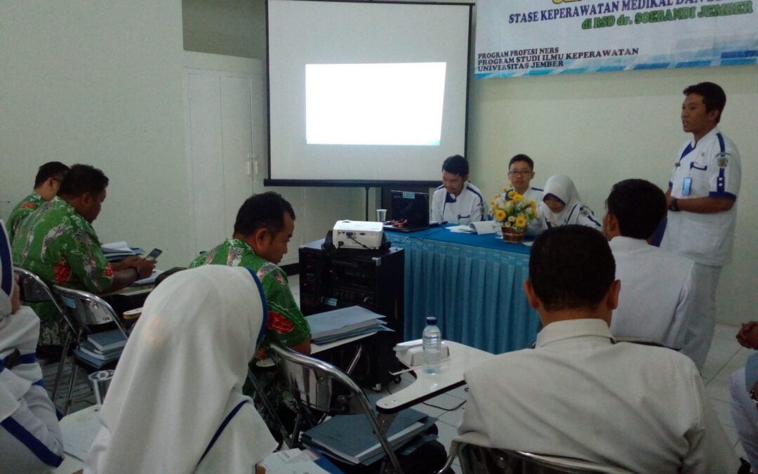 MAHASISWA PSIK RUTIN MENGADAKAN SEMINAR KLINIK MEDICAL BEDAH DI RSD.dr.SOEBANDI JEMBER