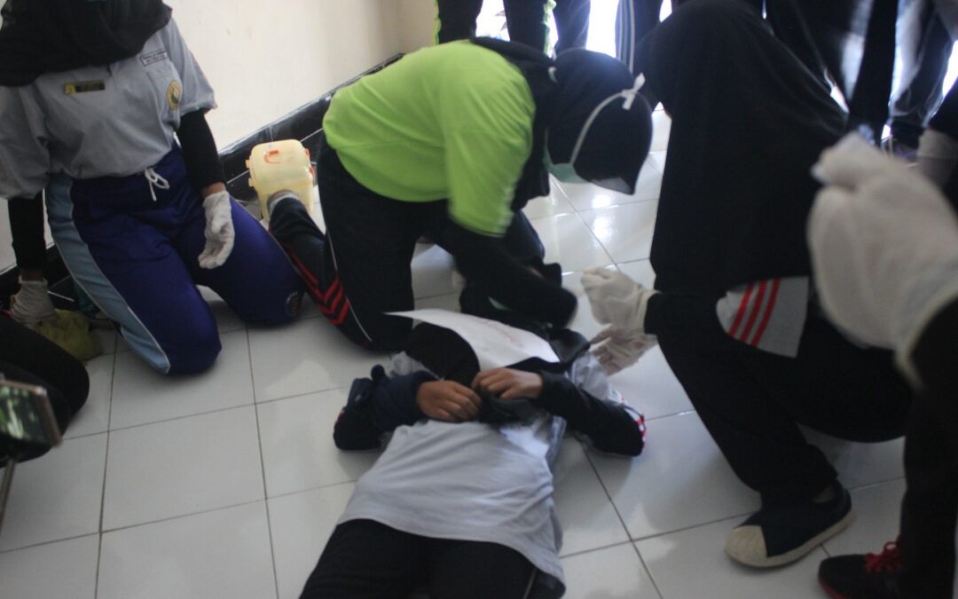 PSIK ADAKAN PENDIDIKAN DAN PELATIHAN KEGAWATDARURATAN (UKM KANDAGA)