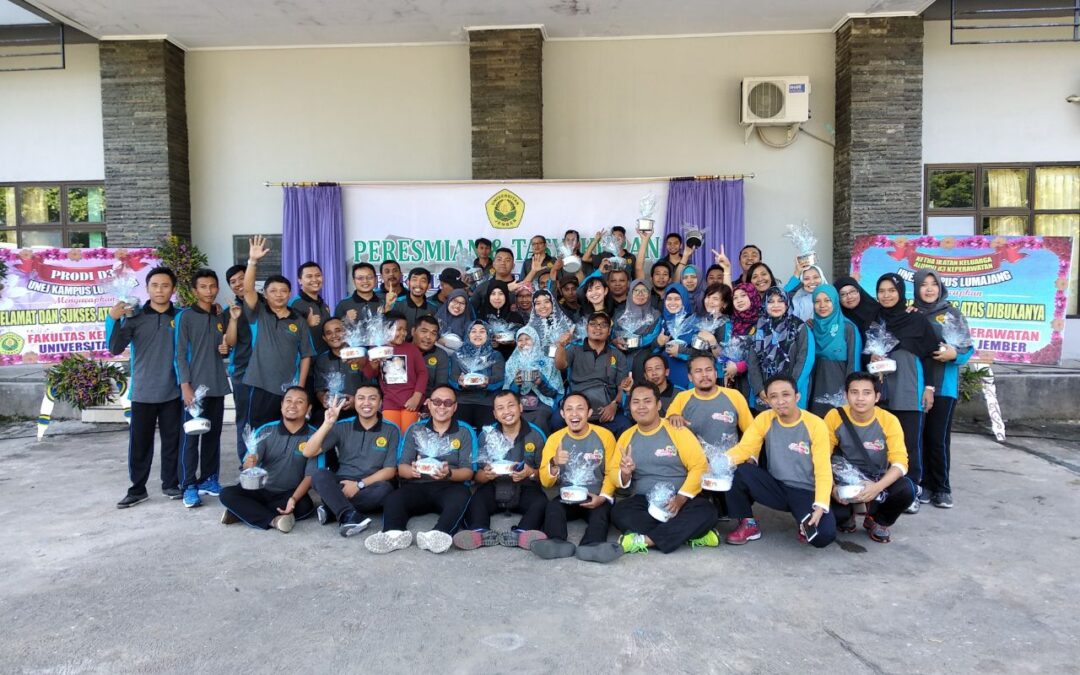 TASYAKURAN FAKULTAS KEPERAWATAN UNIVERSITAS JEMBER & KOMUNITAS SENAM SEHAT