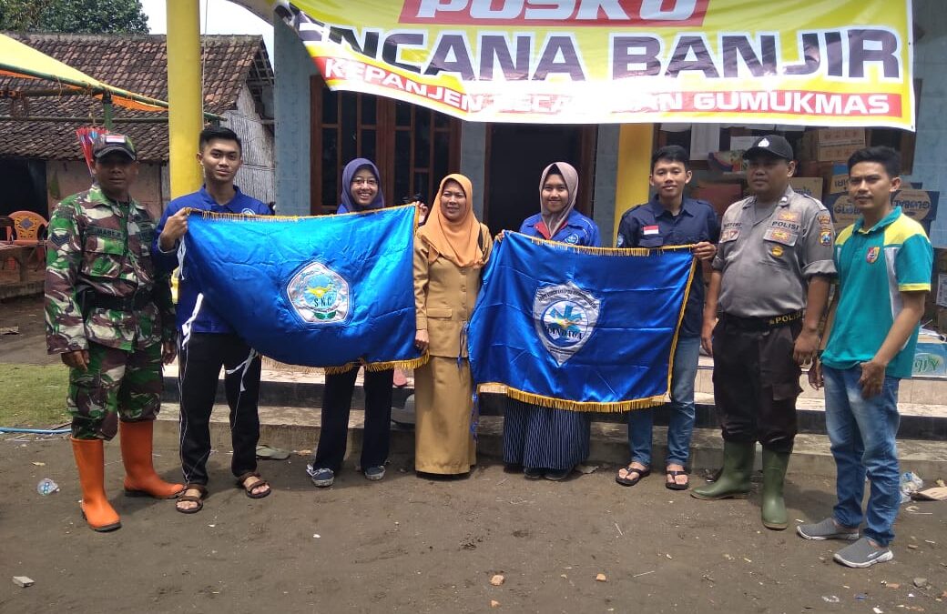 Fakultas Keperawatan Terjunkan Mahasiswa Menjadi Relawan Banjir Kencong – Gumuk Mas.