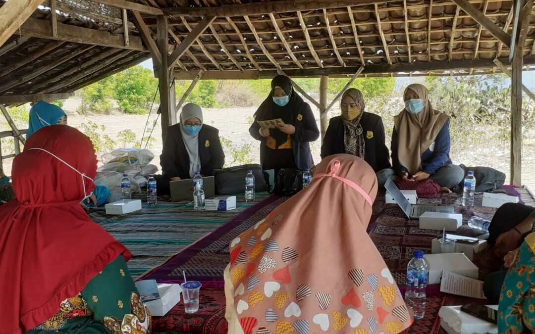 PENGABDIAN MASYARAKAT DI DESA WATUPRAPAT KEC. NGULING KABUPATEN PASURUAN   “PEMANFAATAN KAWASAN RUMAH PANGAN LESTARI (KRPL) UNTUK MENGURANGI KEJADIAN STUNTING DI WILAYAH PESISIR”
