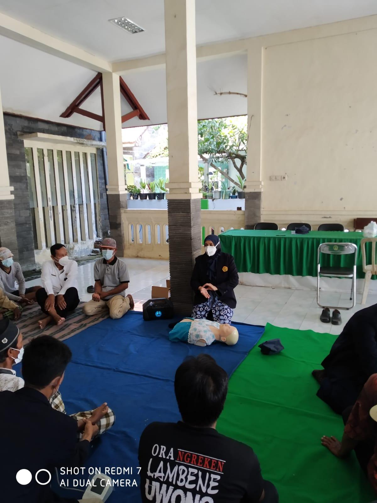 Pemberdayaan Masyarakat Pesisir Dalam Tanggap Darurat Melalui Pelatihan Bantuan di Kelurahan Panggungrejo Kota Pasuruan Hidup Dasar