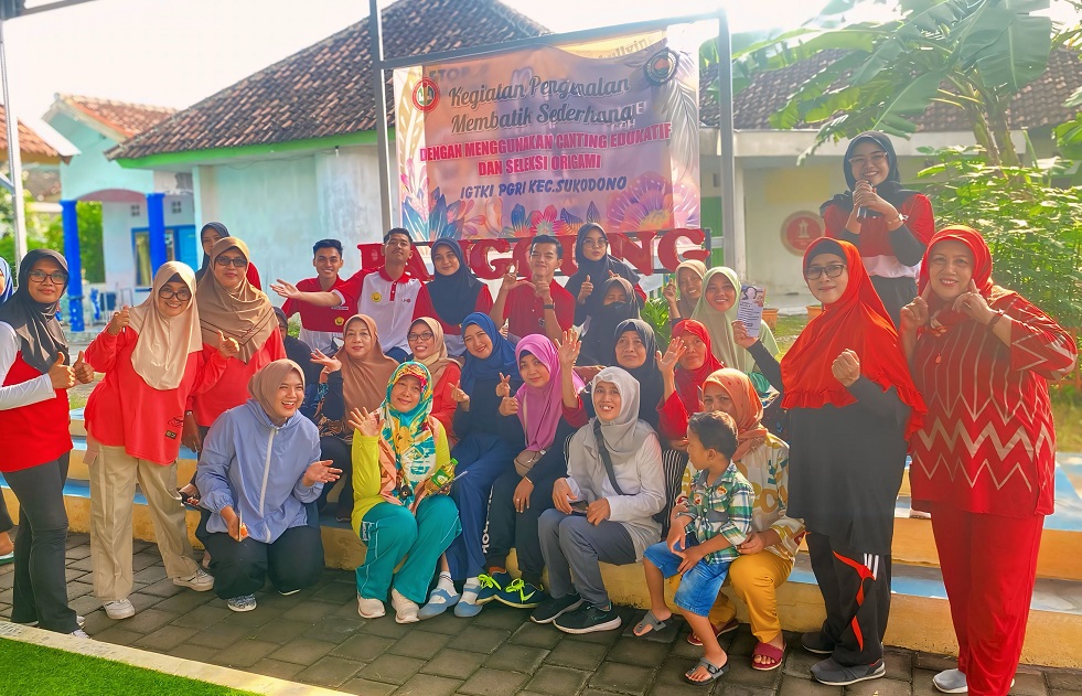 Edukasi Jus Towel (Tomat Wortel) Sebagai Upaya Pengendalian Hipertensi di Posyandu SUPER