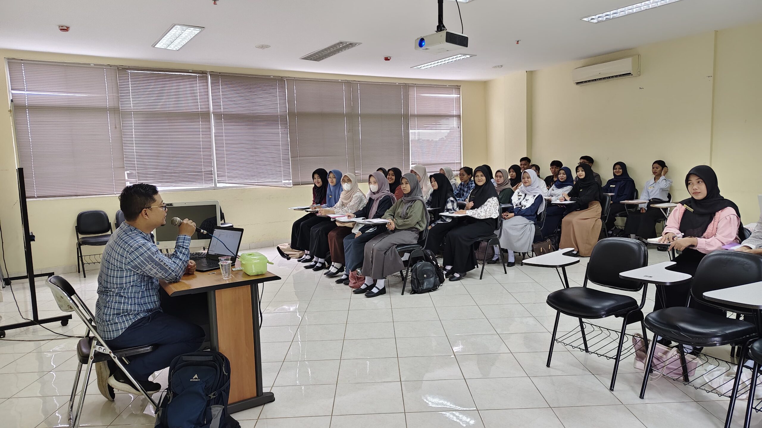 Hari Pertama Perkuliahan Semester Genap di Fakultas Keperawatan Universitas Jember.