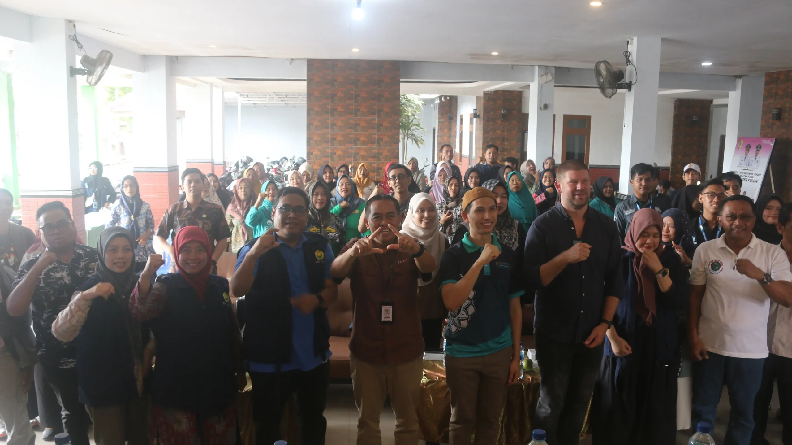 Mahasiswa FKEP UNEJ Gelar Launching dan Sosialisasi Program PPK Ormawa “Sagara Panguripan” di Puger Kulon, Gandeng Mitra Internasional
