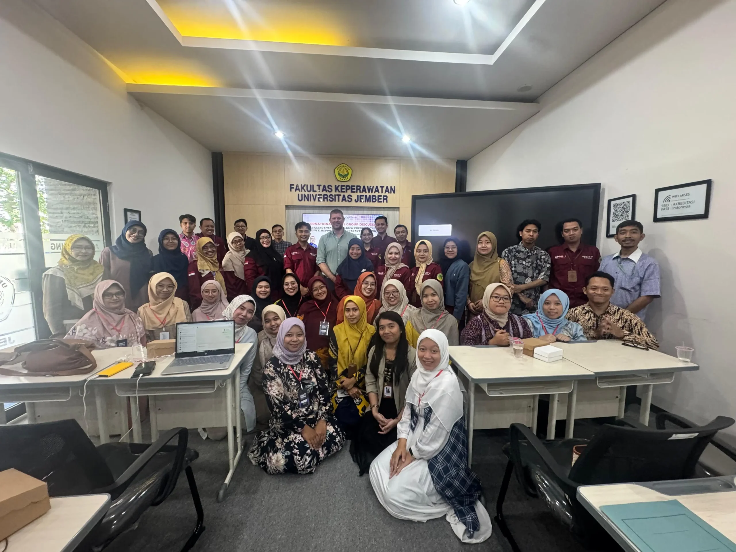 Diskusi Ilmiah Fakultas Keperawatan UNEJ Soroti Integritas Riset Kesehatan