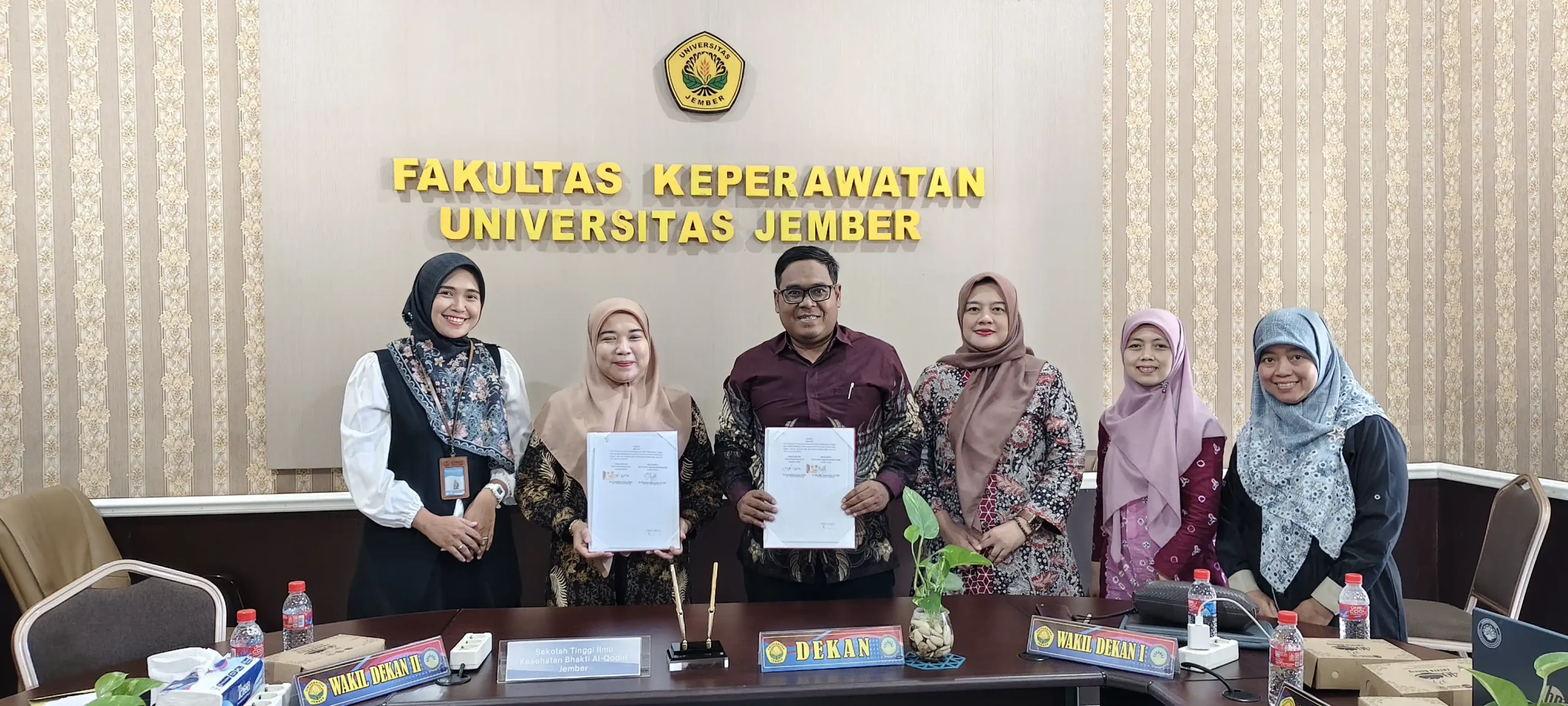 Akselerasi Capaian IKU 2 dan Zona Integritas: FKep UNEJ dan STIKES Bhakti Al-Qodiri Jember Jalin Kemitraan Strategis Kelulusan Ners dan Bidan