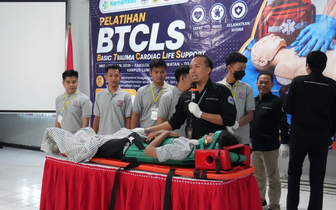 BTCLS D3 Keperawatan FKEP UNEJ Kampus Lumajang Bekali Mahasiswa Kompetensi Kegawatdaruratan Dasar