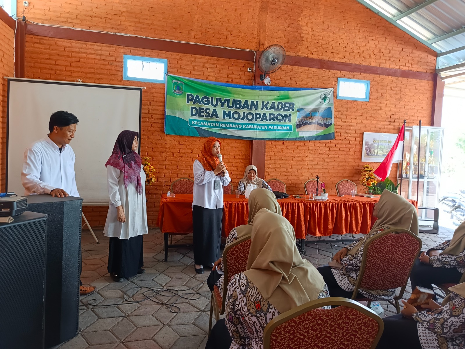 PARAS CANTIK: INOVASI PERAWATAN LUKA DIABETIK BERBASIS GETAH PEPAYA, TINGKATKAN PERAN KADER KESEHATAN DESA MOJOPARON