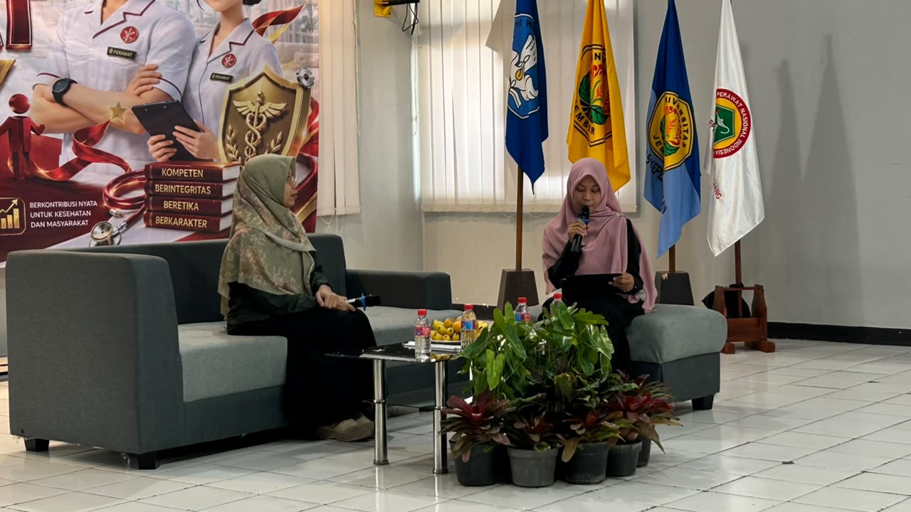 Career Development Center Prodi D3 Keperawatan UNEJ Kampus Lumajang Bekali Alumni Strategi Karier dan Personal Branding Berlandaskan Etika Profesi