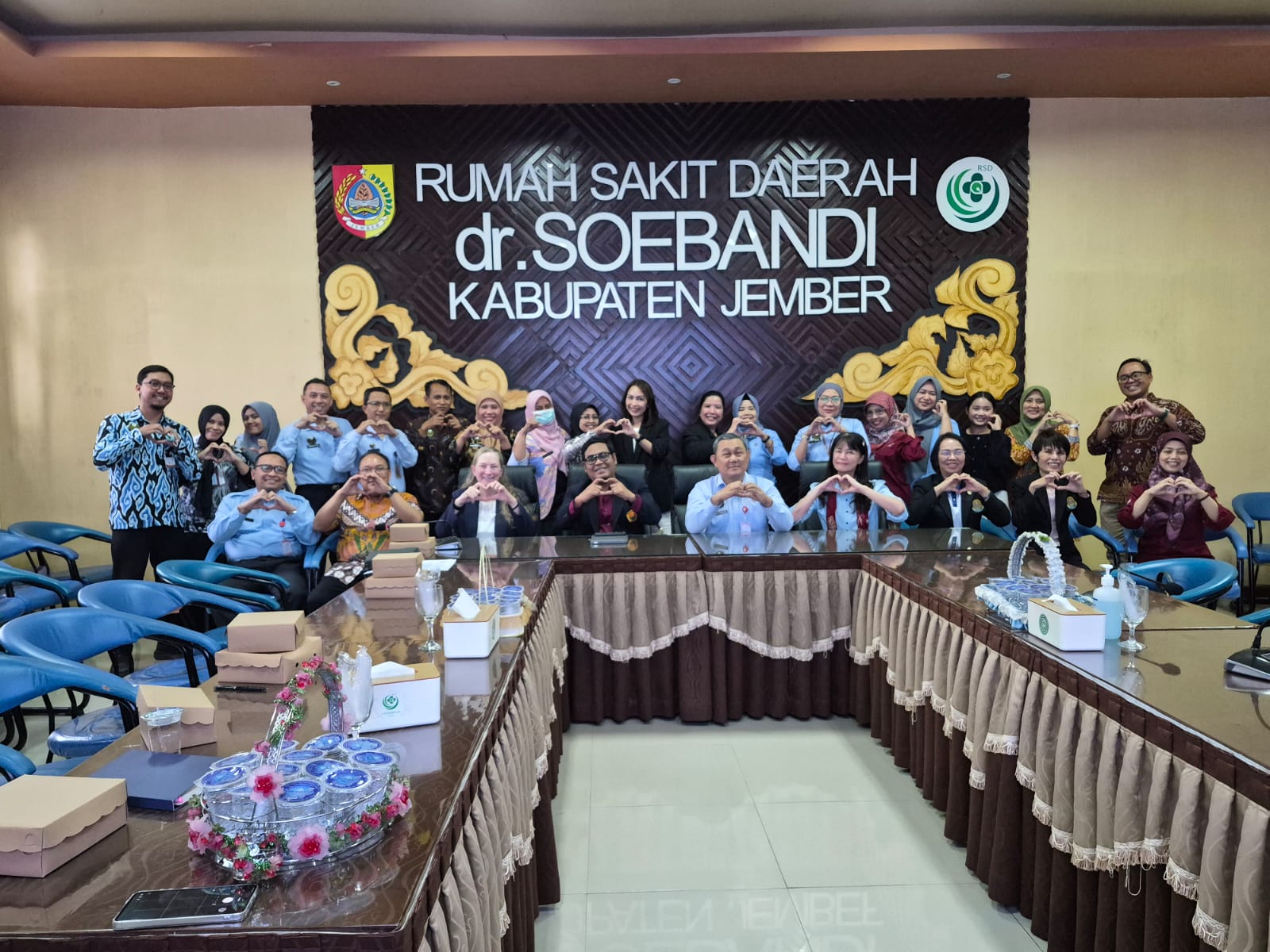 Hospital Visit Tamu Internasional Fakultas Keperawatan Universitas Jember di RSD dr. Soebandi Jember