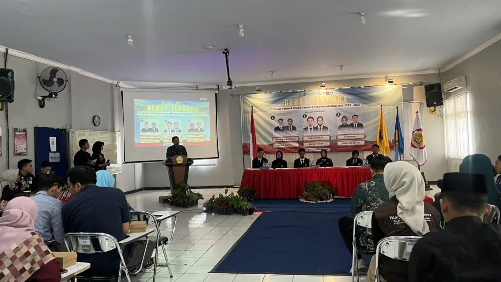 foto kaprodi Debat Terbuka hima kampus Lumajang tahun 2026